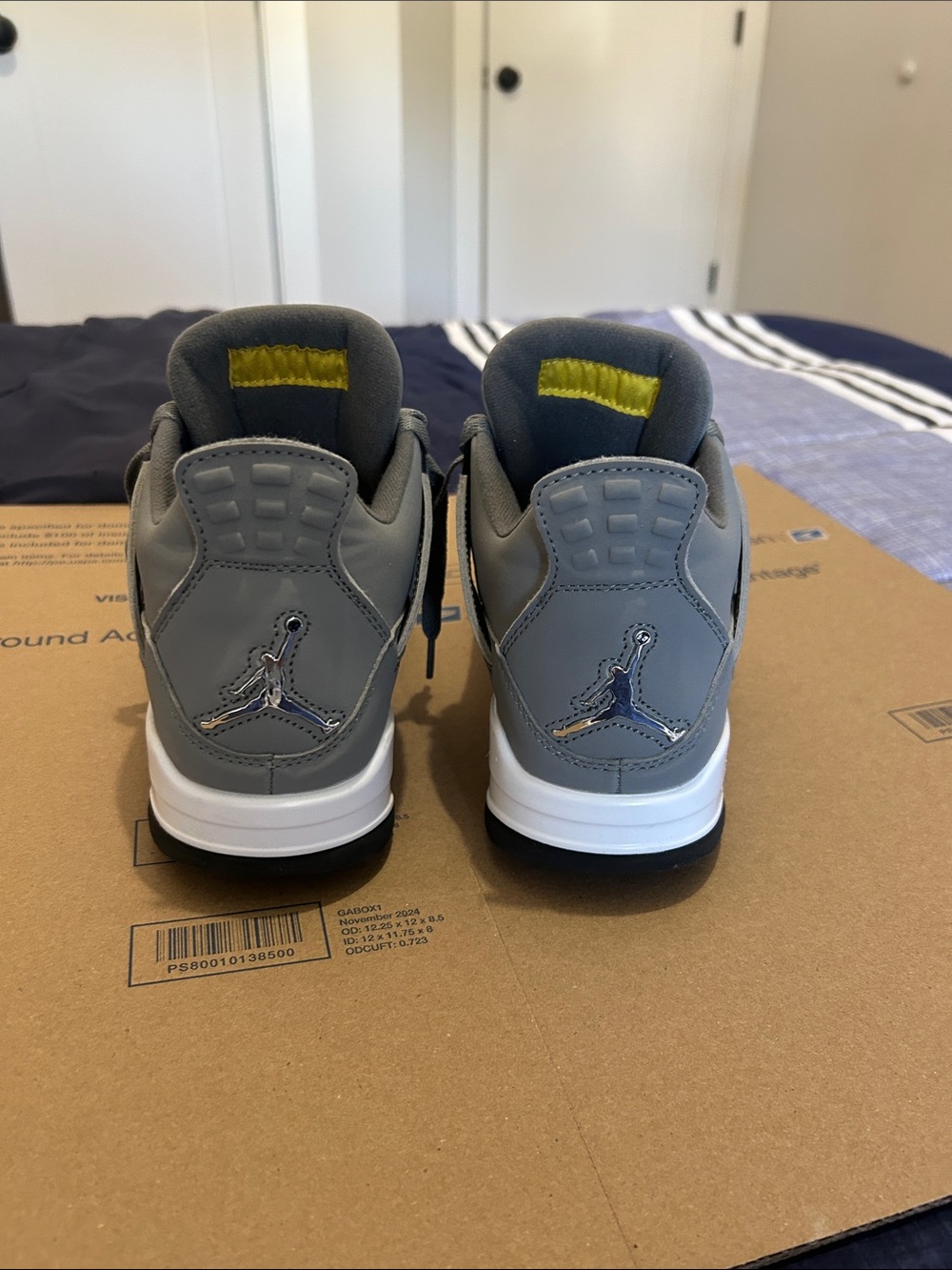 Jordan 4 Cool Grey Like New - Picture 3 of 5